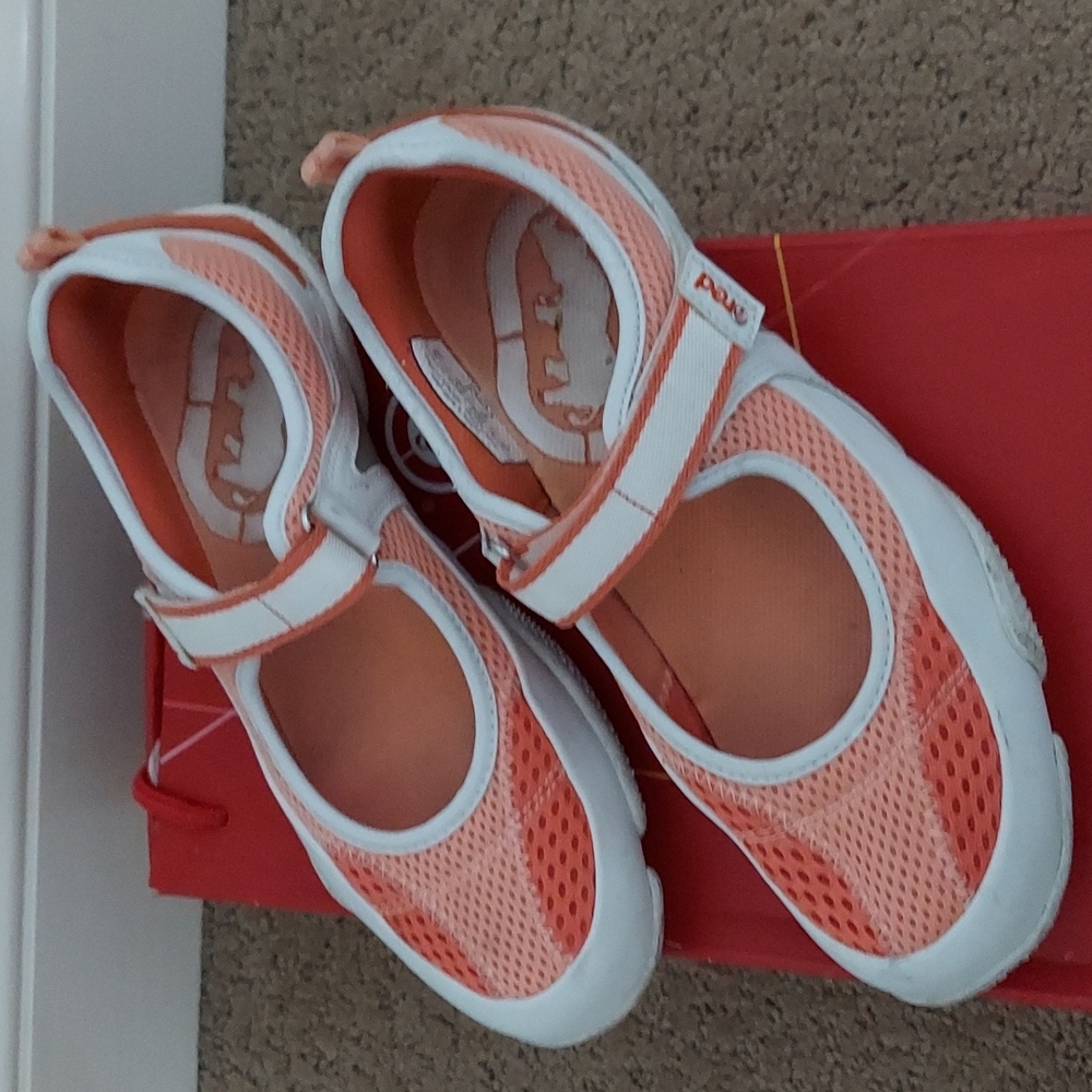 shoes - Picture 2 of 6